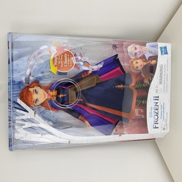FROZEN 2 singing Anna Fashion Doll NEW never used - Picture 3 of 12